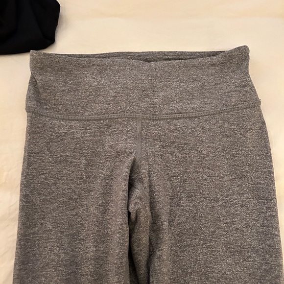 Grey Lulu lemon leggings cropped - Picture 2 of 3